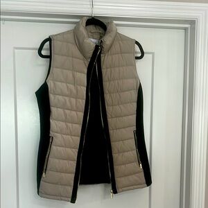 Calvin Klein sport vest
Size small